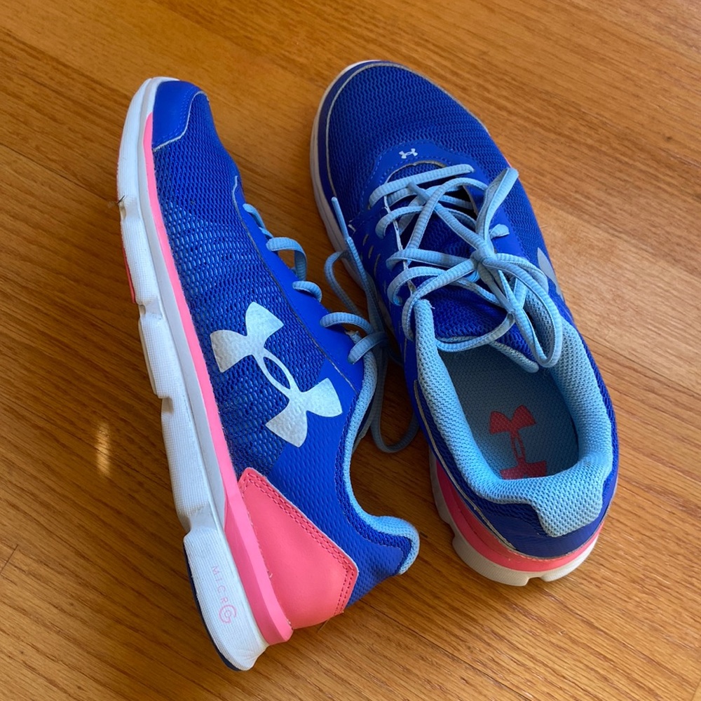 Under Armour Sneakers